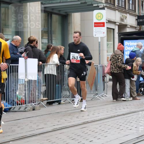 05.10.2025 - 20. swb-Marathon Bremen Strokosch-Dieckow http://msf.ph/oto/9295428 05.10.2025 12:54:26 Ziel 298, 307, 343, 508, 673, 1338, 1837, 1849, 5240, 7551, 7999, 298, 307, 343, 508, 673, 1338, 1837, 1849, 5240, 7551, 7999 meine-sportfotos.de