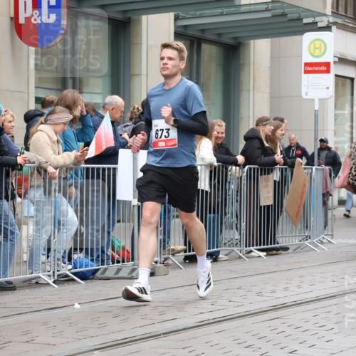 05.10.2025 - 20. swb-Marathon Bremen Strokosch-Dieckow http://msf.ph/oto/9295451 05.10.2025 12:54:28 Ziel 298, 307, 343, 508, 673, 1338, 1837, 1849, 7551, 7999, 8849, 298, 307, 343, 508, 673, 1338, 1837, 1849, 7551, 7999, 8849 meine-sportfotos.de