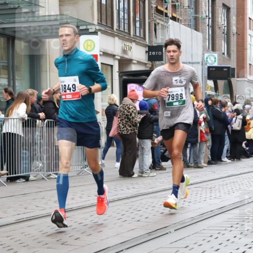 05.10.2025 - 20. swb-Marathon Bremen Strokosch-Dieckow http://msf.ph/oto/9295475 05.10.2025 12:54:38 Ziel 298, 508, 1231, 1837, 1849, 2151, 4030, 4807, 7551, 7999, 8849, 298, 508, 1231, 1837, 1849, 2151, 4030, 4807, 7551, 7999, 8849 meine-sportfotos.de