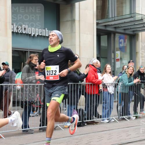05.10.2025 - 20. swb-Marathon Bremen Strokosch-Dieckow http://msf.ph/oto/9295597 05.10.2025 12:55:07 Ziel 235, 474, 1443, 1907, 1912, 2132, 6075, 6444, 7213, 7883, 235, 474, 1443, 1907, 1912, 2132, 6075, 6444, 7213, 7883 meine-sportfotos.de