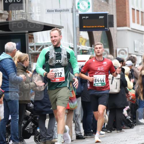 05.10.2025 - 20. swb-Marathon Bremen Strokosch-Dieckow http://msf.ph/oto/9295604 05.10.2025 12:55:10 Ziel 140, 235, 474, 735, 1443, 1567, 1907, 1912, 2132, 6075, 6444, 140, 235, 474, 735, 1443, 1567, 1907, 1912, 2132, 6075, 6444 meine-sportfotos.de