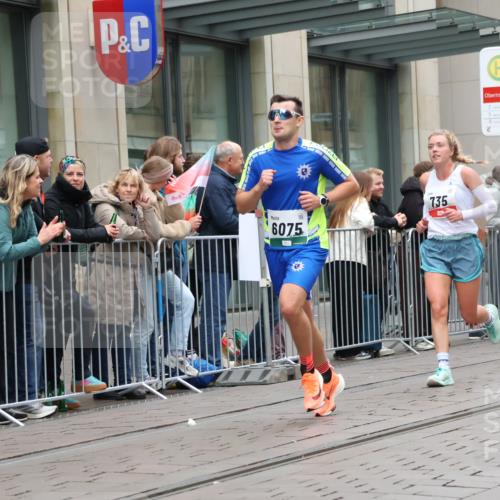 05.10.2025 - 20. swb-Marathon Bremen Strokosch-Dieckow http://msf.ph/oto/9295678 05.10.2025 12:55:25 Ziel 140, 735, 787, 933, 1232, 1245, 1418, 1567, 1616, 1907, 2268, 5595, 6075, 140, 735, 787, 933, 1232, 1245, 1418, 1567, 1616, 1907, 2268, 5595, 6075 meine-sportfotos.de
