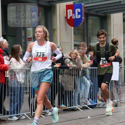 05.10.2025 - 20. swb-Marathon Bremen Strokosch-Dieckow http://msf.ph/oto/9295693 05.10.2025 12:55:26 Ziel 140, 735, 787, 933, 1232, 1245, 1418, 1567, 1616, 1907, 2268, 4375, 5595, 6075, 140, 735, 787, 933, 1232, 1245, 1418, 1567, 1616, 1907, 2268, 4375, 5595, 6075 meine-sportfotos.de