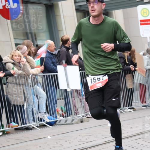 05.10.2025 - 20. swb-Marathon Bremen Strokosch-Dieckow http://msf.ph/oto/9295714 05.10.2025 12:55:29 Ziel 140, 735, 787, 902, 933, 1232, 1245, 1418, 1567, 1616, 2268, 4375, 5595, 6075, 140, 735, 787, 902, 933, 1232, 1245, 1418, 1567, 1616, 2268, 4375, 5595, 6075 meine-sportfotos.de