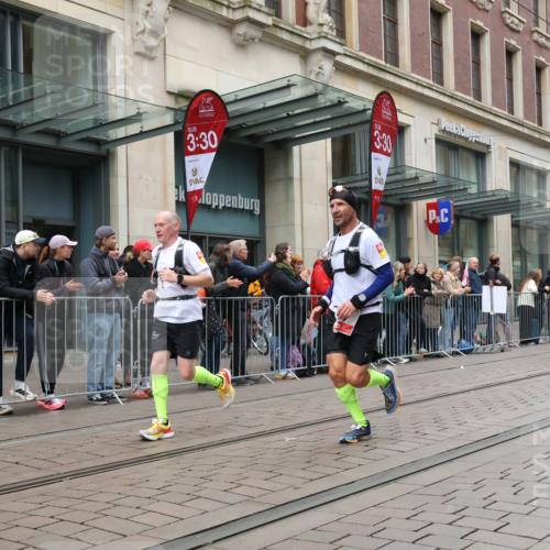 05.10.2025 - 20. swb-Marathon Bremen Strokosch-Dieckow http://msf.ph/oto/9295758 05.10.2025 12:55:38 Ziel 57, 481, 761, 787, 902, 1232, 1245, 1418, 1633, 2048, 2268, 4375, 5595, 7766, 57, 481, 761, 787, 902, 1232, 1245, 1418, 1633, 2048, 2268, 4375, 5595, 7766 meine-sportfotos.de