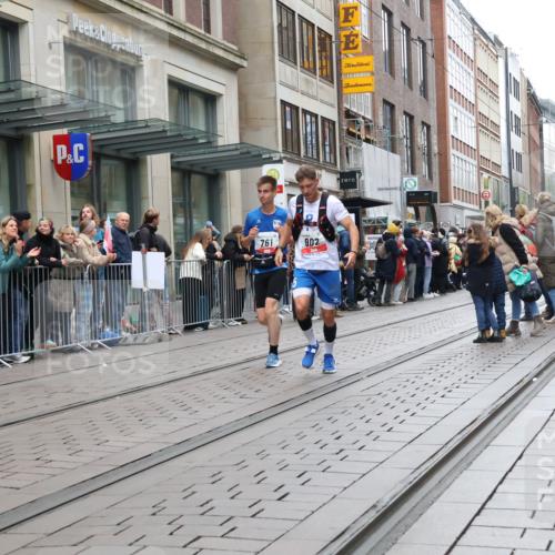 05.10.2025 - 20. swb-Marathon Bremen Strokosch-Dieckow http://msf.ph/oto/9295778 05.10.2025 12:55:40 Ziel 57, 481, 761, 787, 902, 1245, 1418, 1633, 2048, 2268, 3707, 4375, 5595, 7766, 57, 481, 761, 787, 902, 1245, 1418, 1633, 2048, 2268, 3707, 4375, 5595, 7766 meine-sportfotos.de