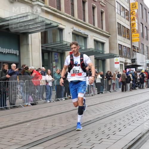 05.10.2025 - 20. swb-Marathon Bremen Strokosch-Dieckow http://msf.ph/oto/9295792 05.10.2025 12:55:41 Ziel 57, 481, 761, 787, 902, 1245, 1418, 1633, 2048, 2268, 3707, 4375, 5595, 7766, 57, 481, 761, 787, 902, 1245, 1418, 1633, 2048, 2268, 3707, 4375, 5595, 7766 meine-sportfotos.de