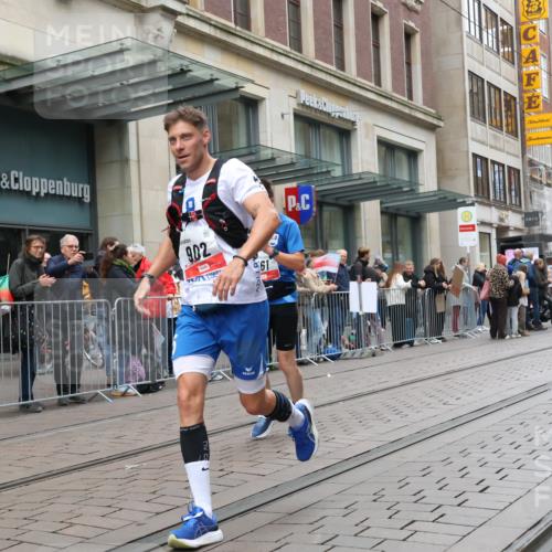 05.10.2025 - 20. swb-Marathon Bremen Strokosch-Dieckow http://msf.ph/oto/9295795 05.10.2025 12:55:41 Ziel 57, 481, 761, 787, 902, 1245, 1418, 1633, 2048, 2268, 3707, 4375, 5595, 7766, 57, 481, 761, 787, 902, 1245, 1418, 1633, 2048, 2268, 3707, 4375, 5595, 7766 meine-sportfotos.de