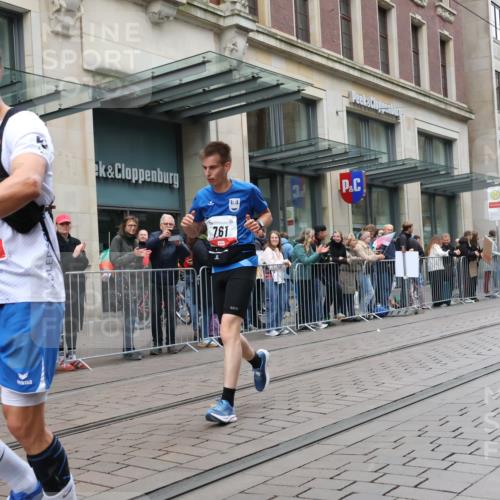 05.10.2025 - 20. swb-Marathon Bremen Strokosch-Dieckow http://msf.ph/oto/9295797 05.10.2025 12:55:42 Ziel 57, 481, 761, 787, 902, 1245, 1418, 1633, 2048, 2268, 3707, 4375, 5595, 7766, 57, 481, 761, 787, 902, 1245, 1418, 1633, 2048, 2268, 3707, 4375, 5595, 7766 meine-sportfotos.de
