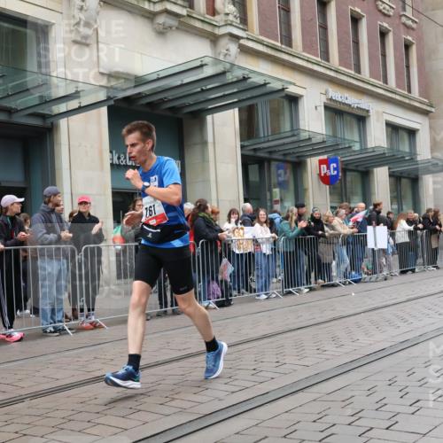 05.10.2025 - 20. swb-Marathon Bremen Strokosch-Dieckow http://msf.ph/oto/9295800 05.10.2025 12:55:42 Ziel 57, 481, 761, 787, 902, 1245, 1418, 1633, 2048, 2268, 3707, 4375, 5595, 7766, 57, 481, 761, 787, 902, 1245, 1418, 1633, 2048, 2268, 3707, 4375, 5595, 7766 meine-sportfotos.de