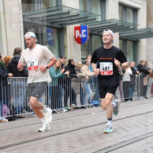 05.10.2025 - 20. swb-Marathon Bremen Strokosch-Dieckow http://msf.ph/oto/9295830 05.10.2025 12:55:51 Ziel 57, 221, 481, 761, 902, 1379, 1633, 1833, 2048, 2135, 3707, 4375, 7766, 57, 221, 481, 761, 902, 1379, 1633, 1833, 2048, 2135, 3707, 4375, 7766 meine-sportfotos.de