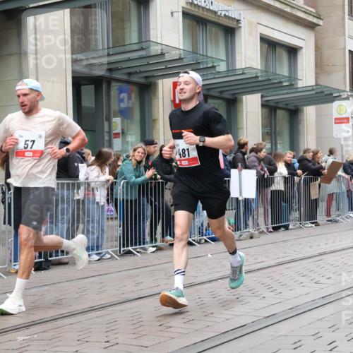 05.10.2025 - 20. swb-Marathon Bremen Strokosch-Dieckow http://msf.ph/oto/9295832 05.10.2025 12:55:51 Ziel 57, 221, 481, 761, 902, 1379, 1633, 1833, 2048, 2135, 3707, 4375, 7766, 57, 221, 481, 761, 902, 1379, 1633, 1833, 2048, 2135, 3707, 4375, 7766 meine-sportfotos.de