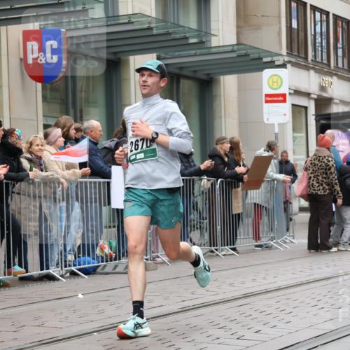 05.10.2025 - 20. swb-Marathon Bremen Strokosch-Dieckow http://msf.ph/oto/9295962 05.10.2025 12:56:24 Ziel 1005, 1925, 2670, 2801, 4984, 7274, 7587, 1005, 1925, 2670, 2801, 4984, 7274, 7587 meine-sportfotos.de