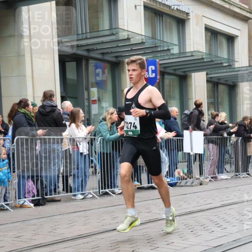05.10.2025 - 20. swb-Marathon Bremen Strokosch-Dieckow http://msf.ph/oto/9295977 05.10.2025 12:56:26 Ziel 436, 1005, 1925, 2670, 2801, 4984, 7274, 7587, 436, 1005, 1925, 2670, 2801, 4984, 7274, 7587 meine-sportfotos.de