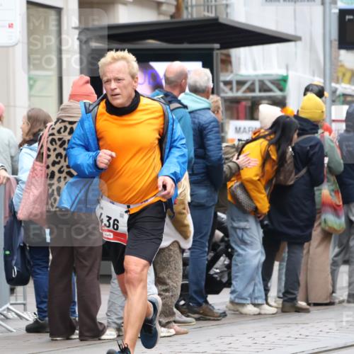 05.10.2025 - 20. swb-Marathon Bremen Strokosch-Dieckow http://msf.ph/oto/9296020 05.10.2025 12:56:40 Ziel 193, 436, 1901, 1925, 2497, 2743, 193, 436, 1901, 1925, 2497, 2743 meine-sportfotos.de