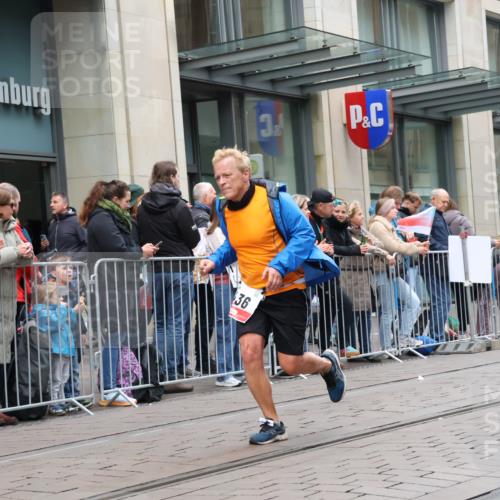 05.10.2025 - 20. swb-Marathon Bremen Strokosch-Dieckow http://msf.ph/oto/9296038 05.10.2025 12:56:43 Ziel 193, 436, 1801, 1901, 1925, 2497, 2743, 6566, 193, 436, 1801, 1901, 1925, 2497, 2743, 6566 meine-sportfotos.de