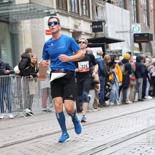 05.10.2025 - 20. swb-Marathon Bremen Strokosch-Dieckow http://msf.ph/oto/9296047 05.10.2025 12:56:44 Ziel 193, 436, 1801, 1901, 1925, 2497, 2743, 6566, 193, 436, 1801, 1901, 1925, 2497, 2743, 6566 meine-sportfotos.de