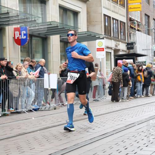 05.10.2025 - 20. swb-Marathon Bremen Strokosch-Dieckow http://msf.ph/oto/9296053 05.10.2025 12:56:45 Ziel 193, 436, 1801, 1901, 1925, 2497, 2743, 6566, 193, 436, 1801, 1901, 1925, 2497, 2743, 6566 meine-sportfotos.de
