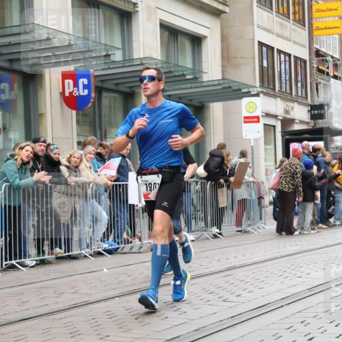 05.10.2025 - 20. swb-Marathon Bremen Strokosch-Dieckow http://msf.ph/oto/9296057 05.10.2025 12:56:45 Ziel 193, 436, 1801, 1901, 1925, 2497, 2743, 6566, 193, 436, 1801, 1901, 1925, 2497, 2743, 6566 meine-sportfotos.de