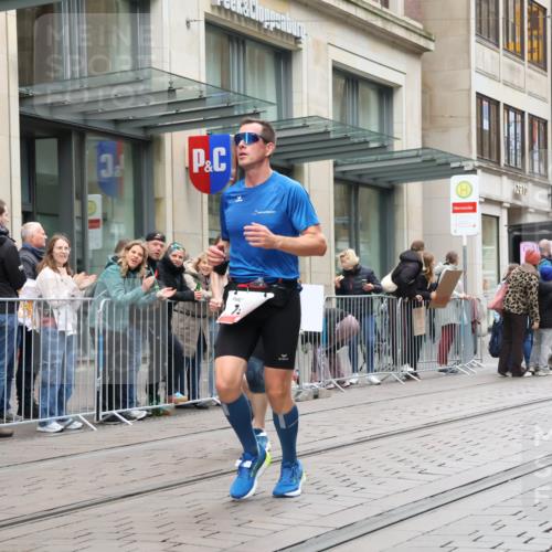 05.10.2025 - 20. swb-Marathon Bremen Strokosch-Dieckow http://msf.ph/oto/9296061 05.10.2025 12:56:45 Ziel 193, 436, 1801, 1901, 1925, 2497, 2743, 6566, 193, 436, 1801, 1901, 1925, 2497, 2743, 6566 meine-sportfotos.de