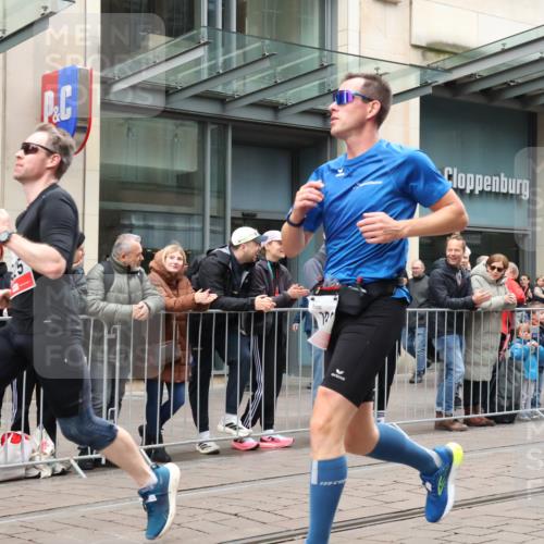 05.10.2025 - 20. swb-Marathon Bremen Strokosch-Dieckow http://msf.ph/oto/9296072 05.10.2025 12:56:47 Ziel 193, 436, 1212, 1801, 1901, 2497, 2743, 6566, 193, 436, 1212, 1801, 1901, 2497, 2743, 6566 meine-sportfotos.de