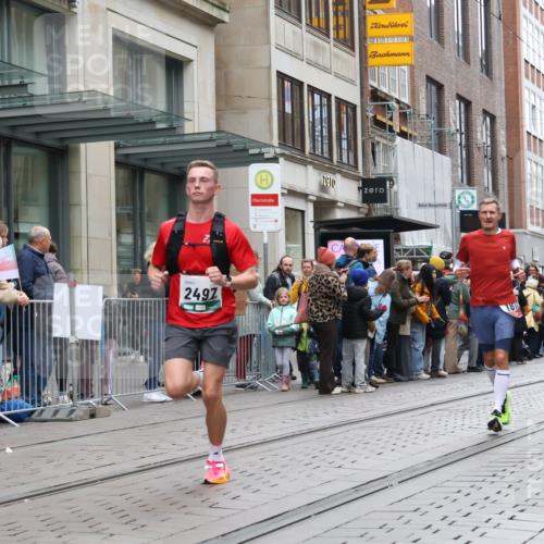 05.10.2025 - 20. swb-Marathon Bremen Strokosch-Dieckow http://msf.ph/oto/9296096 05.10.2025 12:56:56 Ziel 1212, 1801, 2497, 2683, 2743, 3817, 6566, 8211, 1212, 1801, 2497, 2683, 2743, 3817, 6566, 8211 meine-sportfotos.de