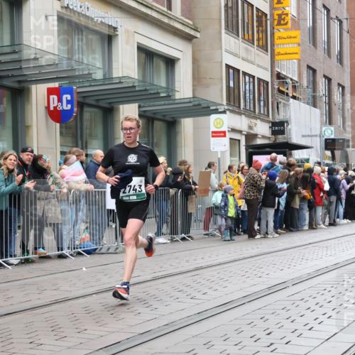 05.10.2025 - 20. swb-Marathon Bremen Strokosch-Dieckow http://msf.ph/oto/9296114 05.10.2025 12:57:00 Ziel 1212, 1801, 2497, 2683, 2743, 3817, 5028, 6566, 8211, 1212, 1801, 2497, 2683, 2743, 3817, 5028, 6566, 8211 meine-sportfotos.de