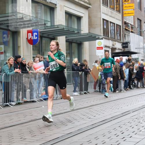 05.10.2025 - 20. swb-Marathon Bremen Strokosch-Dieckow http://msf.ph/oto/9296118 05.10.2025 12:57:03 Ziel 1212, 1801, 2683, 3817, 5028, 6566, 8211, 1212, 1801, 2683, 3817, 5028, 6566, 8211 meine-sportfotos.de