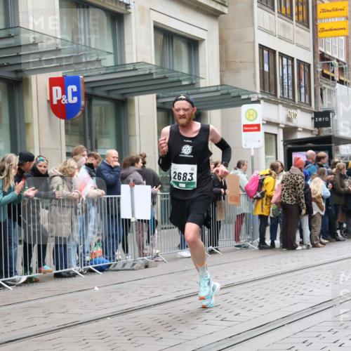 05.10.2025 - 20. swb-Marathon Bremen Strokosch-Dieckow http://msf.ph/oto/9296129 05.10.2025 12:57:11 Ziel 1212, 2683, 3153, 3817, 4635, 5028, 8211, 1212, 2683, 3153, 3817, 4635, 5028, 8211 meine-sportfotos.de
