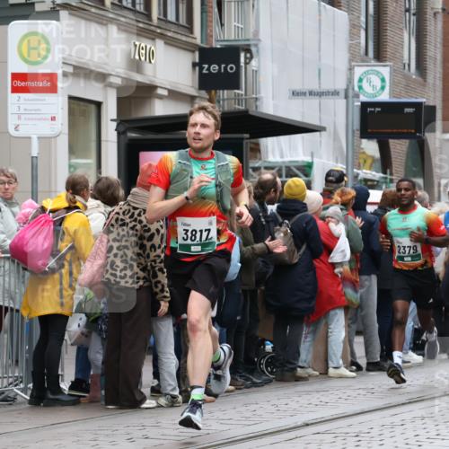 05.10.2025 - 20. swb-Marathon Bremen Strokosch-Dieckow http://msf.ph/oto/9296132 05.10.2025 12:57:13 Ziel 2683, 3153, 3817, 4635, 5028, 8211, 2683, 3153, 3817, 4635, 5028, 8211 meine-sportfotos.de