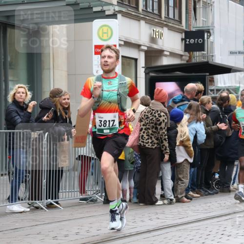 05.10.2025 - 20. swb-Marathon Bremen Strokosch-Dieckow http://msf.ph/oto/9296134 05.10.2025 12:57:14 Ziel 1088, 2168, 2683, 3153, 3817, 4635, 5028, 8211, 1088, 2168, 2683, 3153, 3817, 4635, 5028, 8211 meine-sportfotos.de
