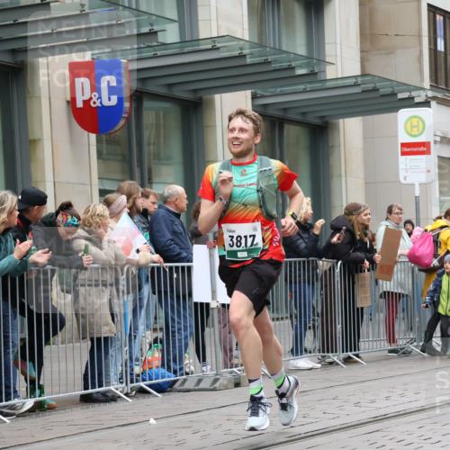 05.10.2025 - 20. swb-Marathon Bremen Strokosch-Dieckow http://msf.ph/oto/9296136 05.10.2025 12:57:14 Ziel 1088, 2168, 2683, 3153, 3817, 4635, 5028, 8211, 1088, 2168, 2683, 3153, 3817, 4635, 5028, 8211 meine-sportfotos.de