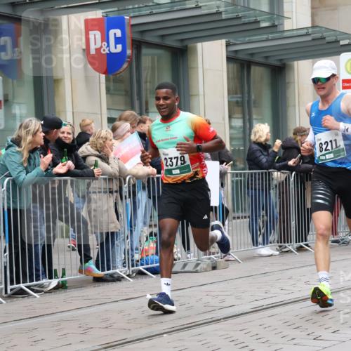 05.10.2025 - 20. swb-Marathon Bremen Strokosch-Dieckow http://msf.ph/oto/9296140 05.10.2025 12:57:16 Ziel 1088, 2168, 2683, 2909, 3153, 3817, 4635, 5028, 8211, 1088, 2168, 2683, 2909, 3153, 3817, 4635, 5028, 8211 meine-sportfotos.de