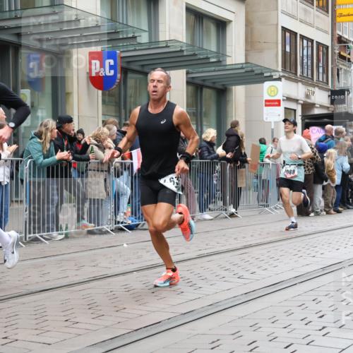 05.10.2025 - 20. swb-Marathon Bremen Strokosch-Dieckow http://msf.ph/oto/9296158 05.10.2025 12:57:29 Ziel 9, 1088, 2168, 2909, 3153, 4635, 6903, 9, 1088, 2168, 2909, 3153, 4635, 6903 meine-sportfotos.de