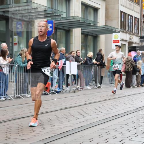 05.10.2025 - 20. swb-Marathon Bremen Strokosch-Dieckow http://msf.ph/oto/9296159 05.10.2025 12:57:29 Ziel 9, 1088, 2168, 2909, 3153, 4635, 6903, 9, 1088, 2168, 2909, 3153, 4635, 6903 meine-sportfotos.de
