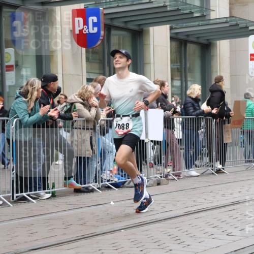 05.10.2025 - 20. swb-Marathon Bremen Strokosch-Dieckow http://msf.ph/oto/9296163 05.10.2025 12:57:31 Ziel 9, 1088, 2168, 2909, 4635, 6903, 9, 1088, 2168, 2909, 4635, 6903 meine-sportfotos.de