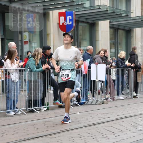 05.10.2025 - 20. swb-Marathon Bremen Strokosch-Dieckow http://msf.ph/oto/9296164 05.10.2025 12:57:31 Ziel 9, 1088, 2168, 2909, 4635, 6903, 9, 1088, 2168, 2909, 4635, 6903 meine-sportfotos.de