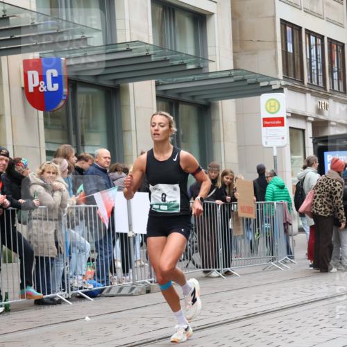 05.10.2025 - 20. swb-Marathon Bremen Strokosch-Dieckow http://msf.ph/oto/9296173 05.10.2025 12:57:39 Ziel 9, 1088, 1352, 2168, 2909, 3294, 5231, 6903, 9, 1088, 1352, 2168, 2909, 3294, 5231, 6903 meine-sportfotos.de