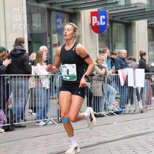 05.10.2025 - 20. swb-Marathon Bremen Strokosch-Dieckow http://msf.ph/oto/9296175 05.10.2025 12:57:40 Ziel 9, 1352, 2909, 3294, 5231, 6903, 9, 1352, 2909, 3294, 5231, 6903 meine-sportfotos.de
