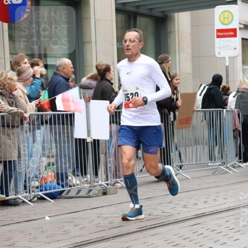 05.10.2025 - 20. swb-Marathon Bremen Strokosch-Dieckow http://msf.ph/oto/9296188 05.10.2025 12:57:57 Ziel 383, 1329, 1352, 1392, 1520, 3294, 5231, 5741, 7269, 7472, 7816, 383, 1329, 1352, 1392, 1520, 3294, 5231, 5741, 7269, 7472, 7816 meine-sportfotos.de