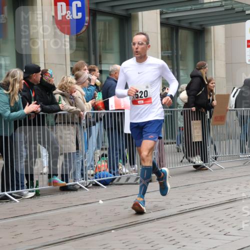 05.10.2025 - 20. swb-Marathon Bremen Strokosch-Dieckow http://msf.ph/oto/9296189 05.10.2025 12:57:57 Ziel 383, 1329, 1352, 1392, 1520, 3294, 5231, 5741, 7269, 7472, 7816, 383, 1329, 1352, 1392, 1520, 3294, 5231, 5741, 7269, 7472, 7816 meine-sportfotos.de