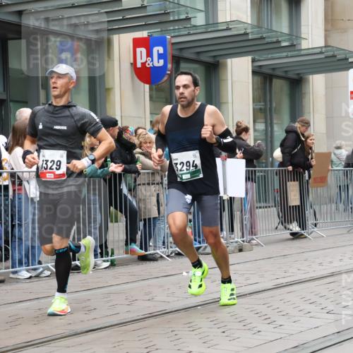 05.10.2025 - 20. swb-Marathon Bremen Strokosch-Dieckow http://msf.ph/oto/9296197 05.10.2025 12:58:00 Ziel 383, 1329, 1352, 1392, 1520, 3294, 5231, 5741, 7269, 7405, 7472, 7816, 383, 1329, 1352, 1392, 1520, 3294, 5231, 5741, 7269, 7405, 7472, 7816 meine-sportfotos.de