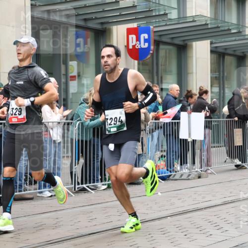 05.10.2025 - 20. swb-Marathon Bremen Strokosch-Dieckow http://msf.ph/oto/9296198 05.10.2025 12:58:00 Ziel 383, 1329, 1352, 1392, 1520, 3294, 5231, 5741, 7269, 7405, 7472, 7816, 383, 1329, 1352, 1392, 1520, 3294, 5231, 5741, 7269, 7405, 7472, 7816 meine-sportfotos.de