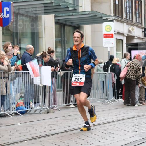 05.10.2025 - 20. swb-Marathon Bremen Strokosch-Dieckow http://msf.ph/oto/9296199 05.10.2025 12:58:00 Ziel 383, 1329, 1352, 1392, 1520, 3294, 5231, 5741, 7269, 7405, 7472, 7816, 383, 1329, 1352, 1392, 1520, 3294, 5231, 5741, 7269, 7405, 7472, 7816 meine-sportfotos.de