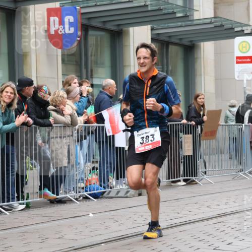 05.10.2025 - 20. swb-Marathon Bremen Strokosch-Dieckow http://msf.ph/oto/9296200 05.10.2025 12:58:01 Ziel 383, 1329, 1352, 1392, 1520, 3294, 5741, 7269, 7405, 7472, 7816, 383, 1329, 1352, 1392, 1520, 3294, 5741, 7269, 7405, 7472, 7816 meine-sportfotos.de
