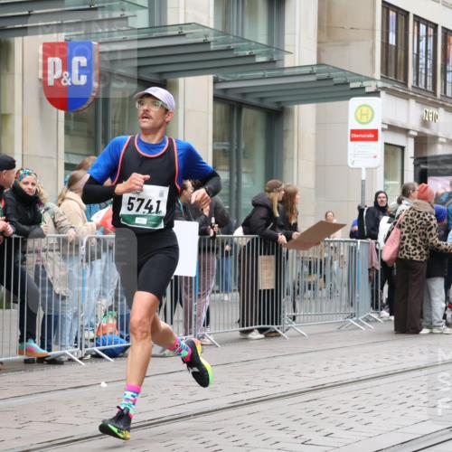 05.10.2025 - 20. swb-Marathon Bremen Strokosch-Dieckow http://msf.ph/oto/9296212 05.10.2025 12:58:12 Ziel 1058, 1258, 1392, 3705, 4867, 5741, 5815, 7269, 7405, 7472, 7816, 8520, 1058, 1258, 1392, 3705, 4867, 5741, 5815, 7269, 7405, 7472, 7816, 8520 meine-sportfotos.de