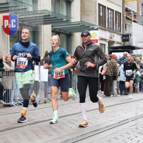 05.10.2025 - 20. swb-Marathon Bremen Strokosch-Dieckow http://msf.ph/oto/9296220 05.10.2025 12:58:16 Ziel 1058, 1258, 1392, 3705, 4867, 5741, 5815, 7269, 7405, 7472, 7764, 7816, 8275, 8520, 8593, 1058, 1258, 1392, 3705, 4867, 5741, 5815, 7269, 7405, 7472, 7764, 7816, 8275, 8520, 8593 meine-sportfotos.de
