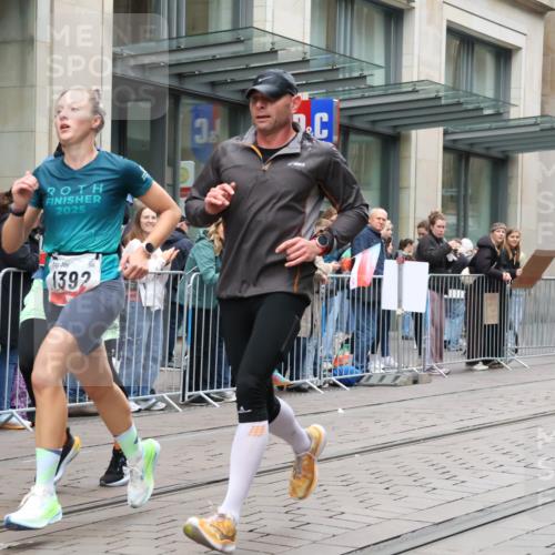 05.10.2025 - 20. swb-Marathon Bremen Strokosch-Dieckow http://msf.ph/oto/9296223 05.10.2025 12:58:16 Ziel 1058, 1258, 1392, 3705, 4867, 5741, 5815, 7269, 7405, 7472, 7764, 7816, 8275, 8520, 8593, 1058, 1258, 1392, 3705, 4867, 5741, 5815, 7269, 7405, 7472, 7764, 7816, 8275, 8520, 8593 meine-sportfotos.de