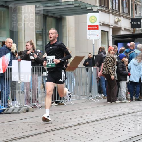 05.10.2025 - 20. swb-Marathon Bremen Strokosch-Dieckow http://msf.ph/oto/9296224 05.10.2025 12:58:17 Ziel 1058, 1258, 1392, 3705, 4867, 5815, 7269, 7405, 7764, 7816, 8275, 8520, 8593, 1058, 1258, 1392, 3705, 4867, 5815, 7269, 7405, 7764, 7816, 8275, 8520, 8593 meine-sportfotos.de