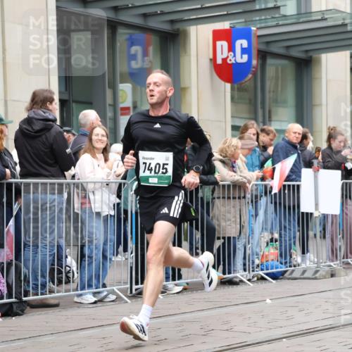 05.10.2025 - 20. swb-Marathon Bremen Strokosch-Dieckow http://msf.ph/oto/9296227 05.10.2025 12:58:18 Ziel 1058, 1258, 1392, 3705, 4867, 5815, 7269, 7405, 7668, 7764, 7816, 8275, 8520, 8593, 1058, 1258, 1392, 3705, 4867, 5815, 7269, 7405, 7668, 7764, 7816, 8275, 8520, 8593 meine-sportfotos.de